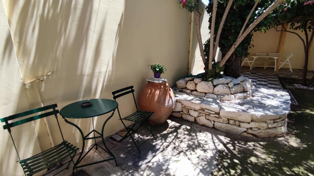 A Painter'S House In Plaka Apartment Athens Exterior photo