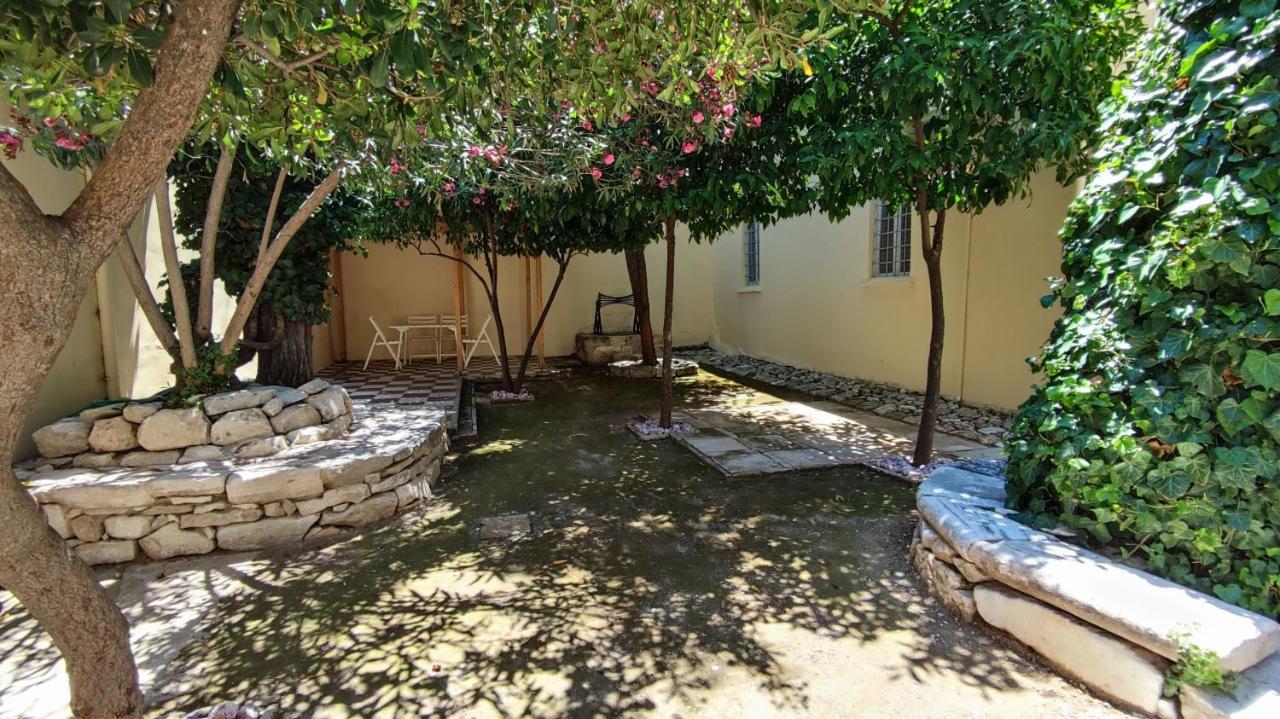 A Painter'S House In Plaka Apartment Athens Exterior photo