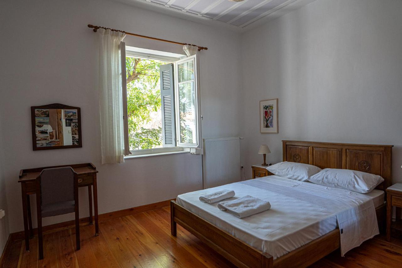 A Painter'S House In Plaka Apartment Athens Exterior photo
