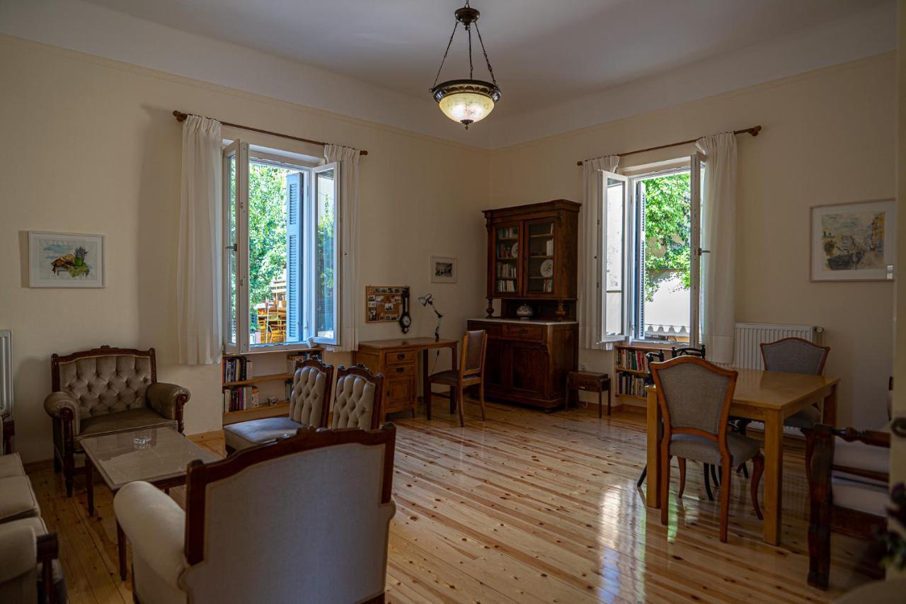 A Painter'S House In Plaka Apartment Athens Exterior photo