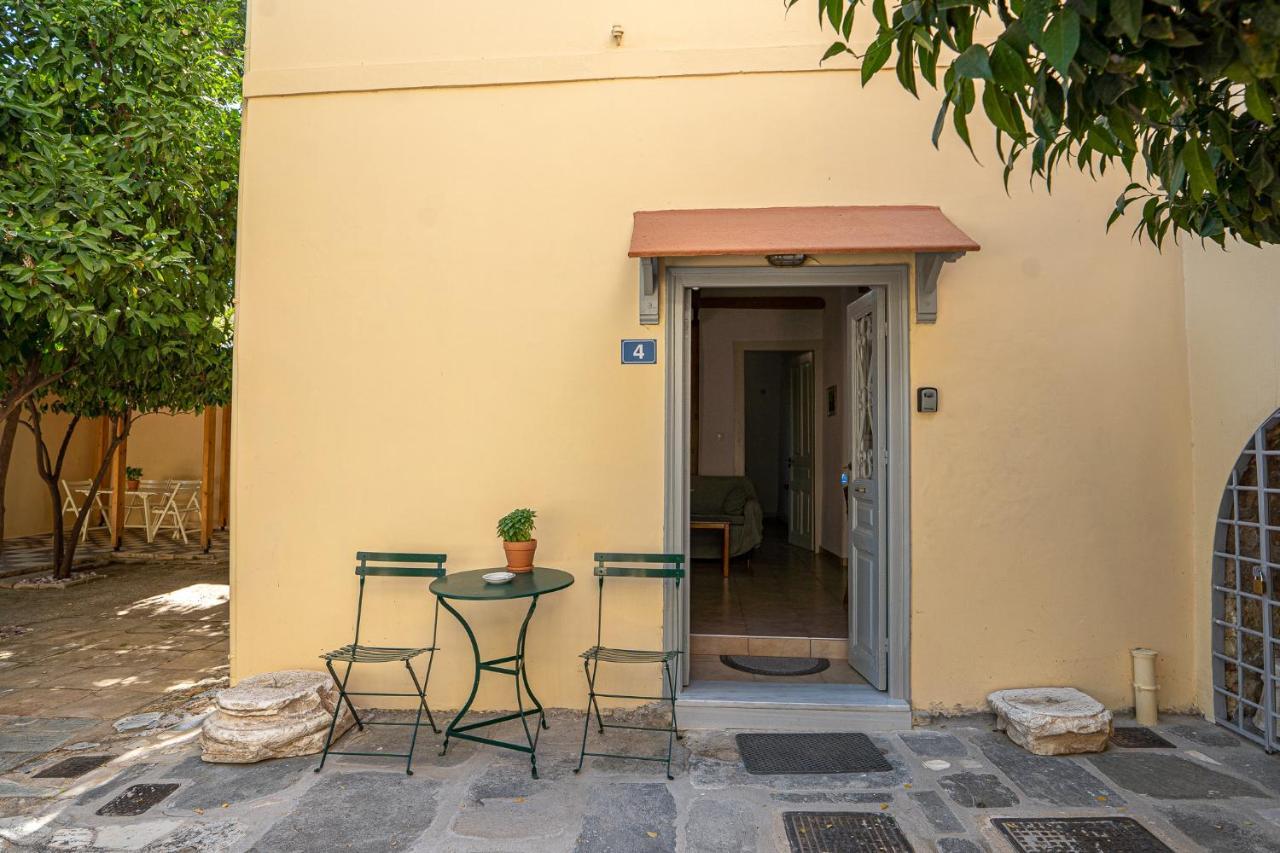 A Painter'S House In Plaka Apartment Athens Exterior photo
