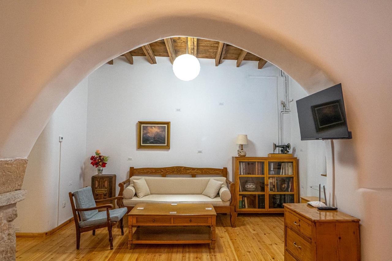 A Painter'S House In Plaka Apartment Athens Exterior photo